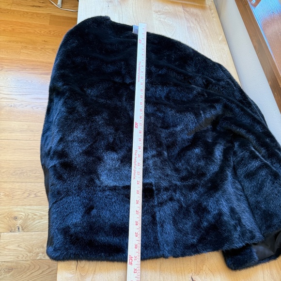 PRETTY RUGGED TS LUXE PONCHO FAUX FUR MINK WATERPROOF SATINTEX COZY ARM SLITS OS - Picture 10 of 12